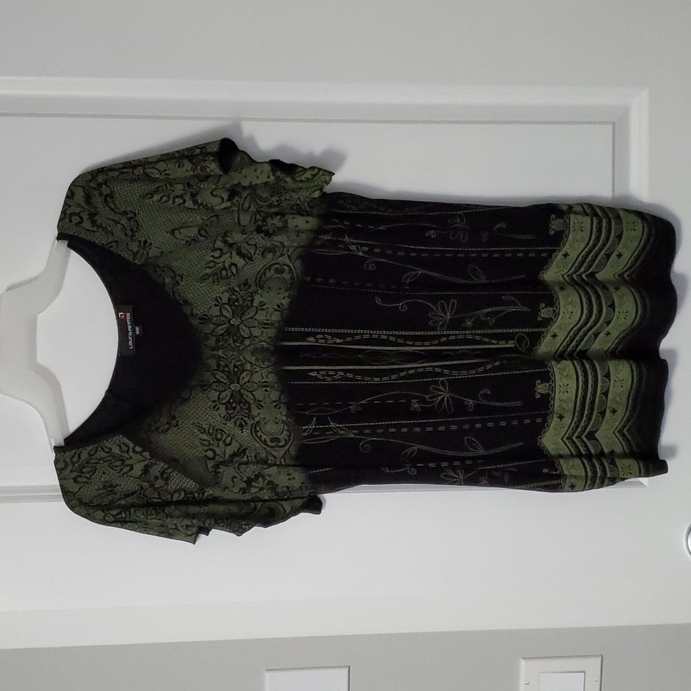 Laura flutter sleeve blouse